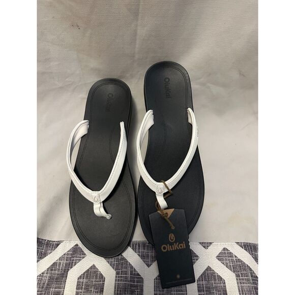 NWT Women's Olukai UIKI Flip Flop Comfort Sandal Bright White / Lava Size 11 - Picture 1 of 5